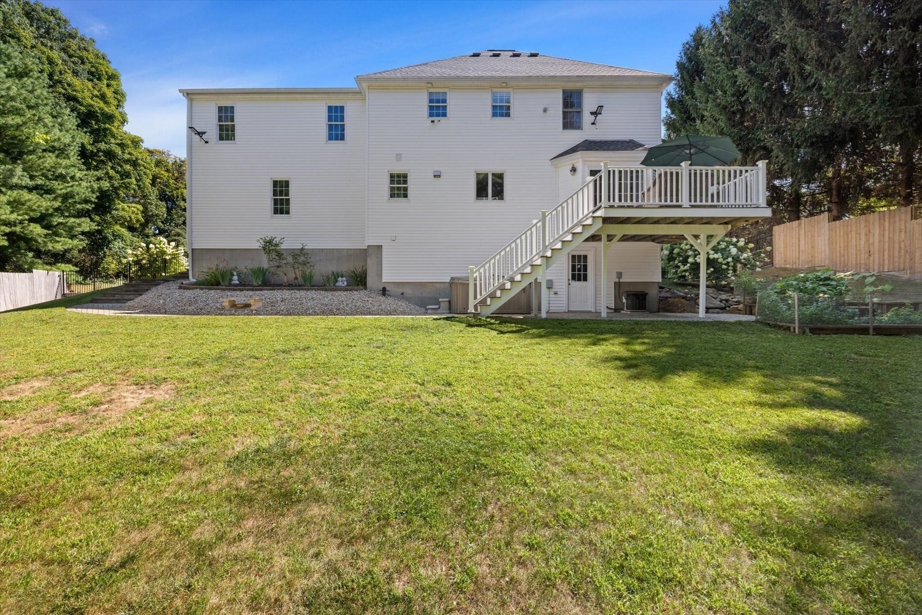 38 Bellows Cir, Marlborough, MA Photo #39