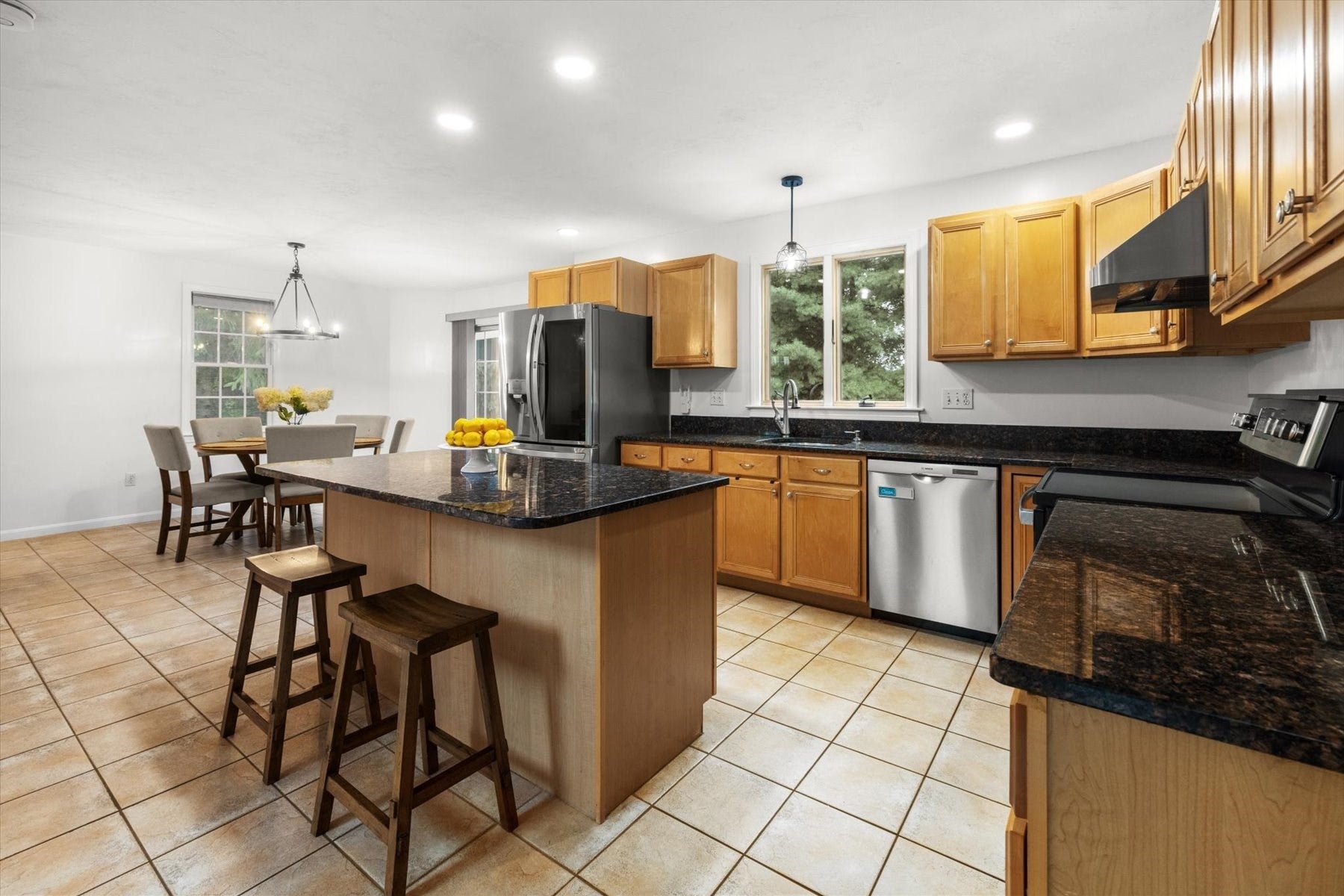 38 Bellows Cir, Marlborough, MA Photo #9