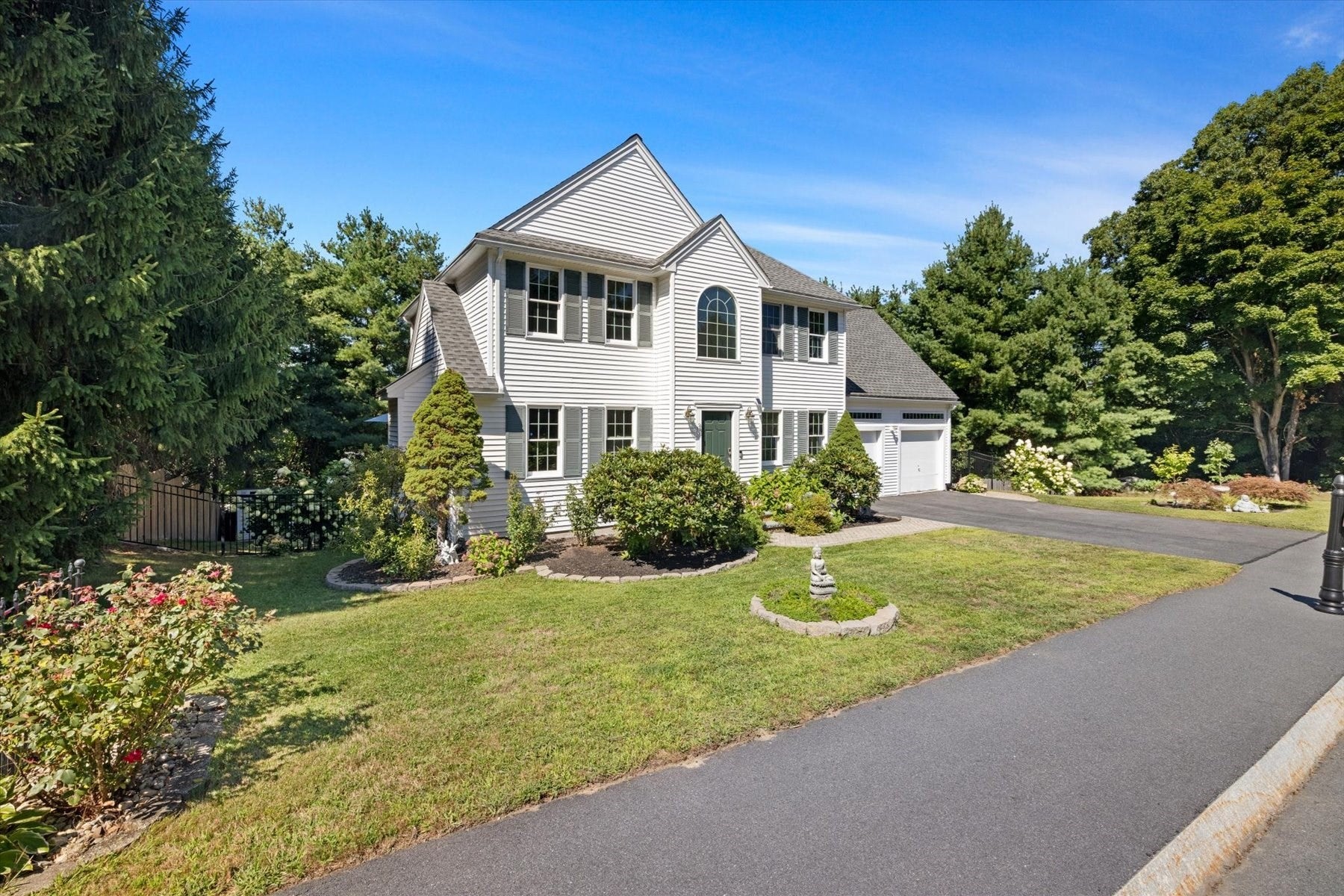 38 Bellows Cir, Marlborough, MA Photo #2