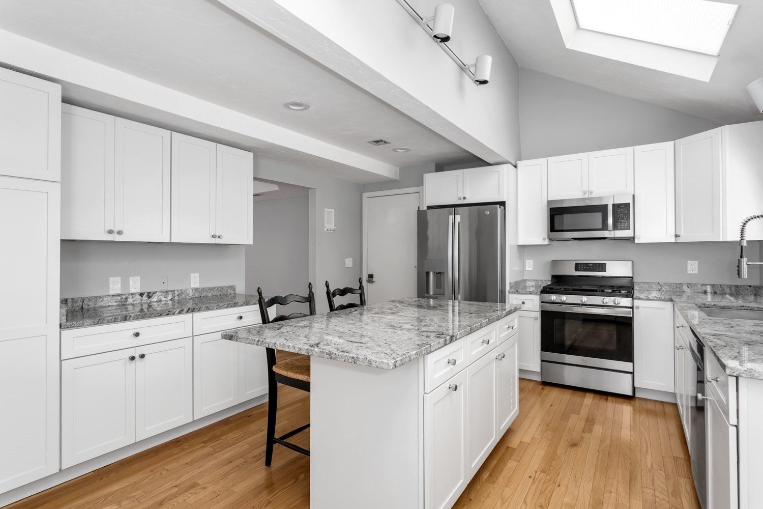 10 Magnolia Dr #10, Franklin, MA Photo #2