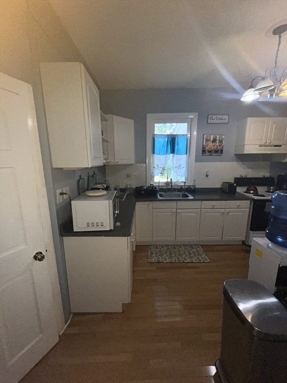 320 Hilldale