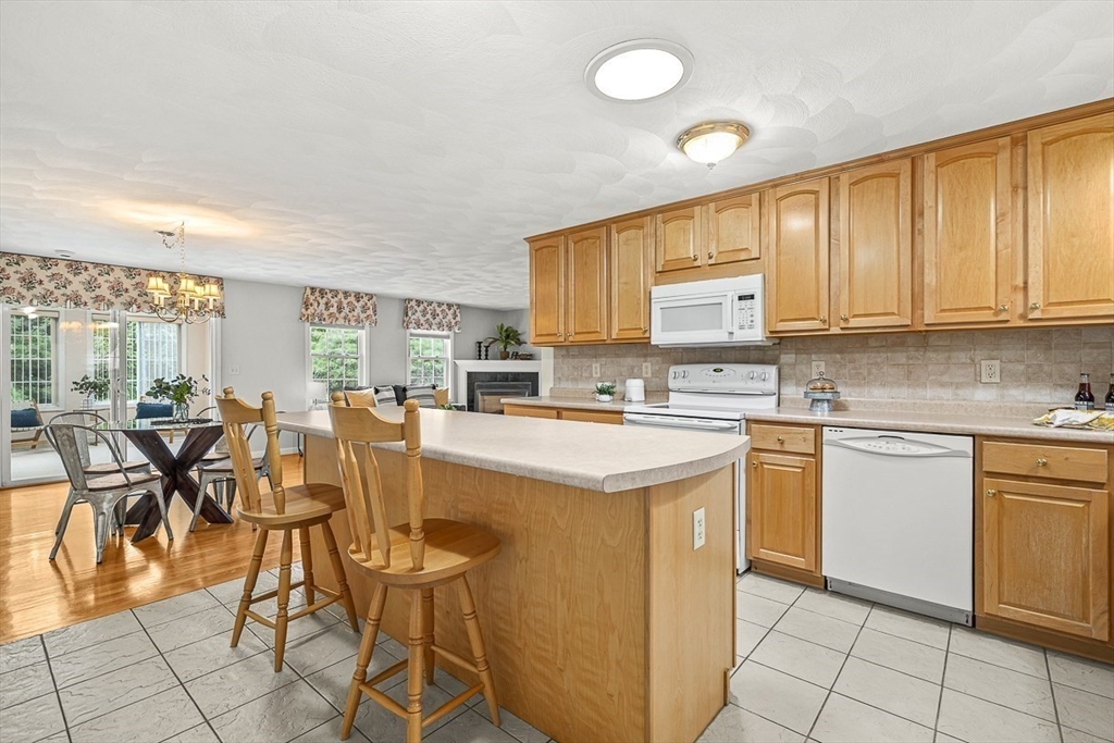 15 Royal Ave 15