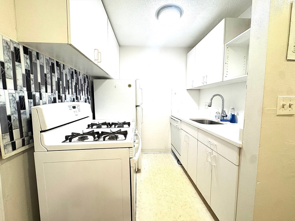 144 Kenrick St #12, Boston, MA Photo #4