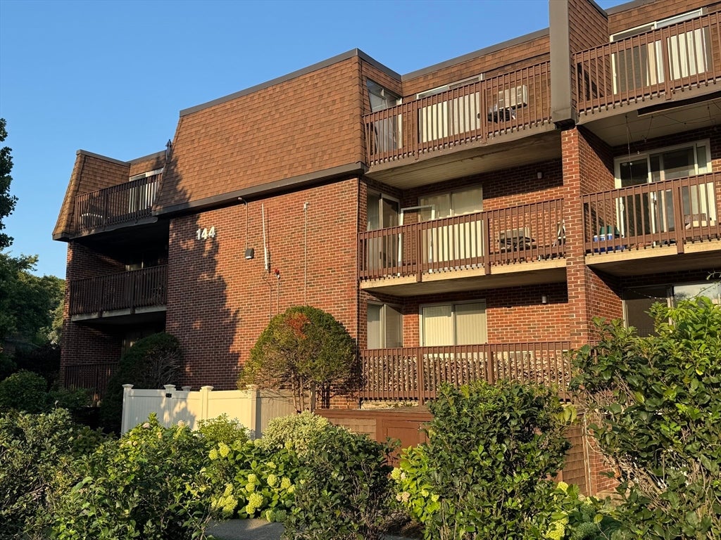 144 Kenrick St #12, Boston, MA Photo #1