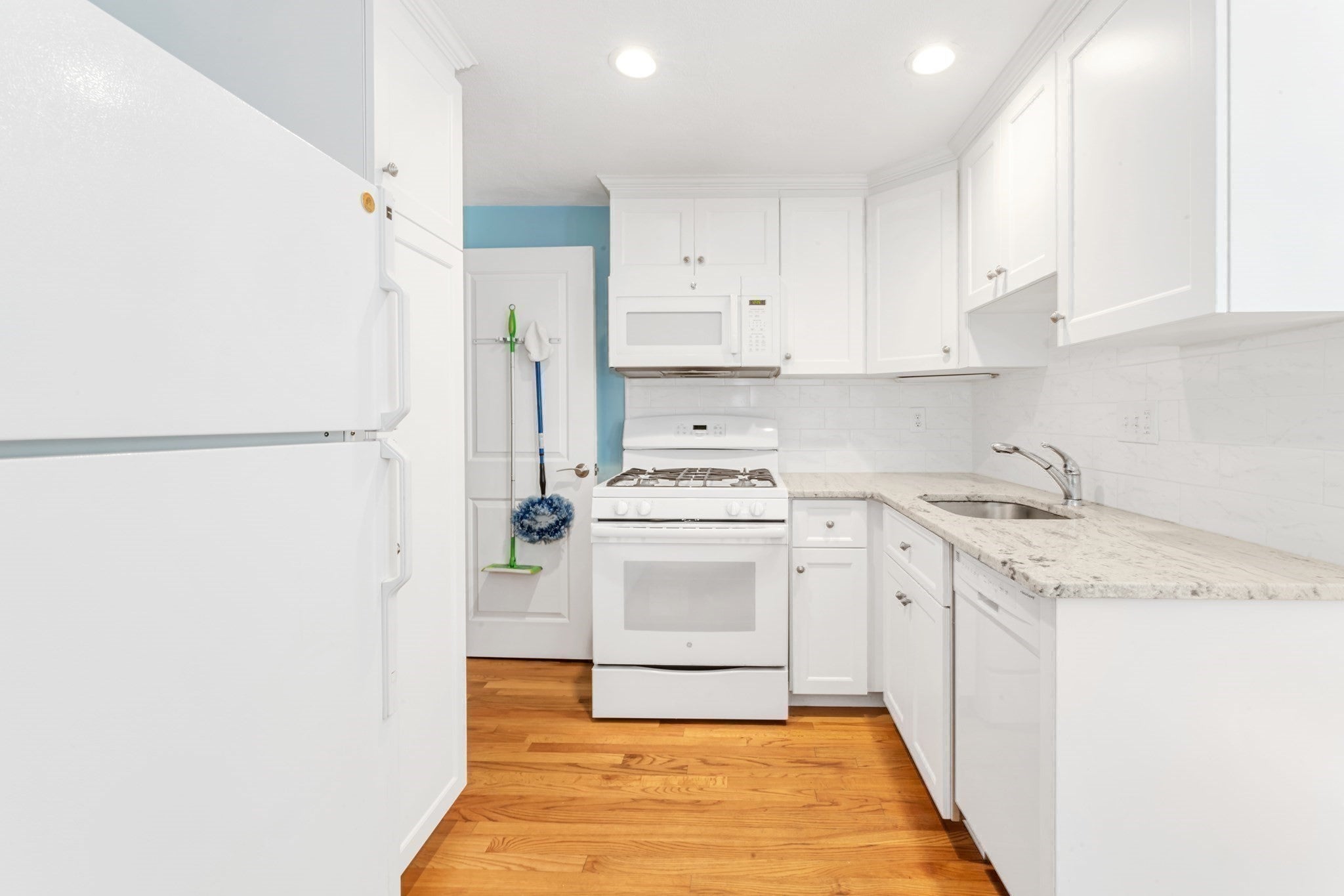 37 Leominster Rd #37, Dedham, MA Photo #9