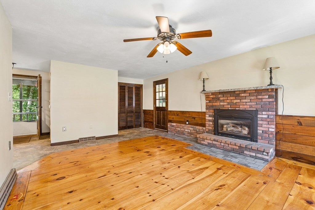 71 Pelczar Rd, Dracut, MA Photo #4