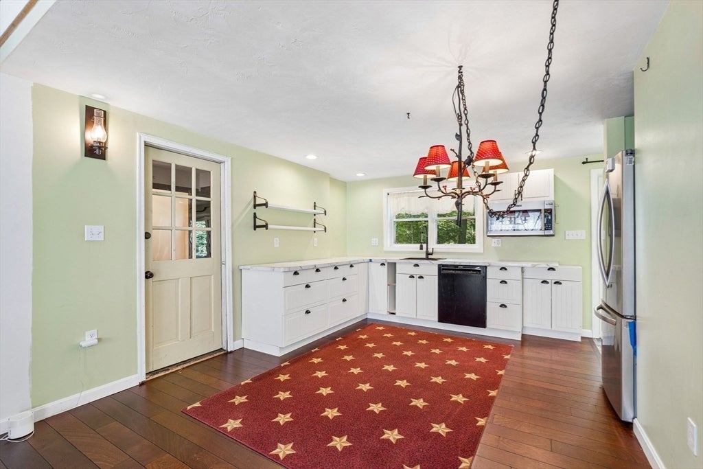 71 Pelczar Rd, Dracut, MA Photo #6