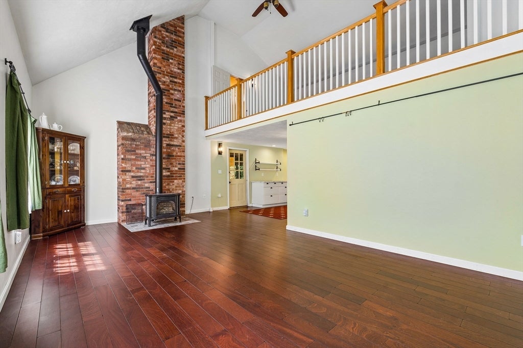 71 Pelczar Rd, Dracut, MA Photo #2