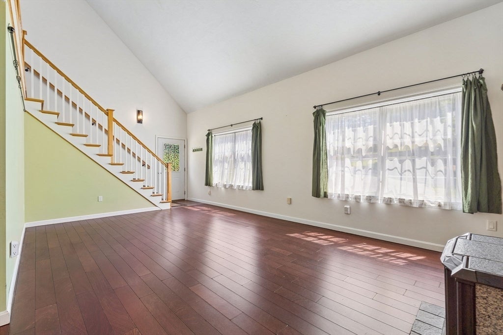 71 Pelczar Rd, Dracut, MA Photo #9