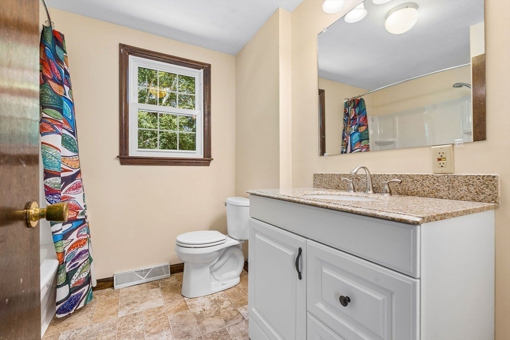 71 Pelczar Rd, Dracut, MA Photo #11