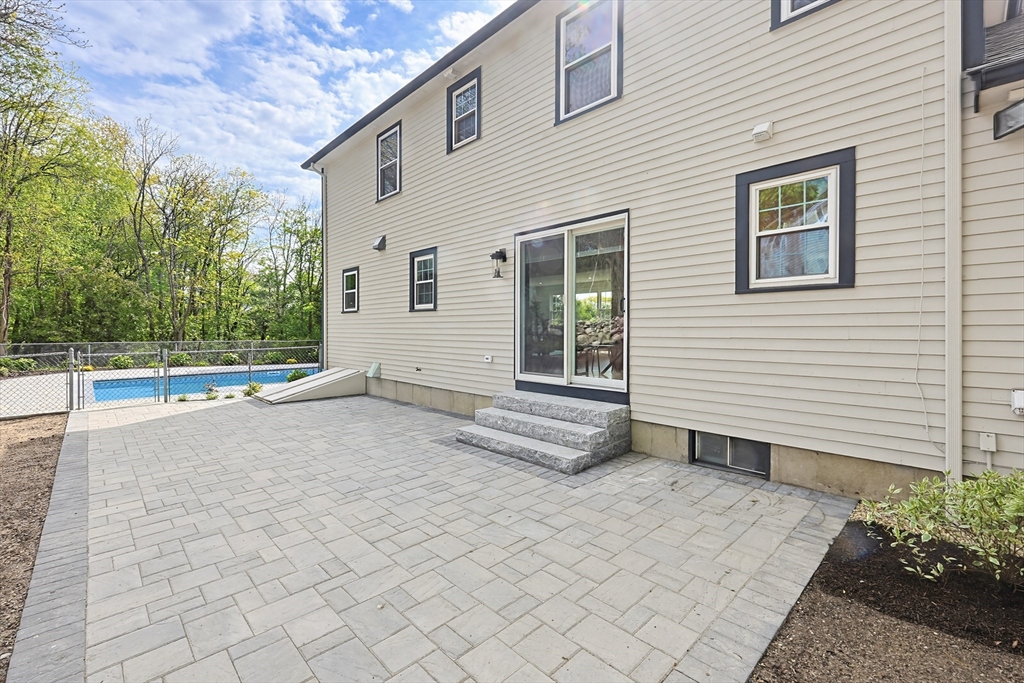 64 Hunting Ave, Shrewsbury, MA Photo #38