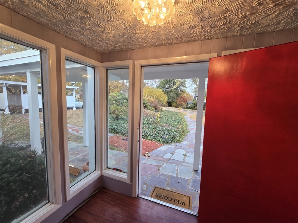77 Central Park Dr