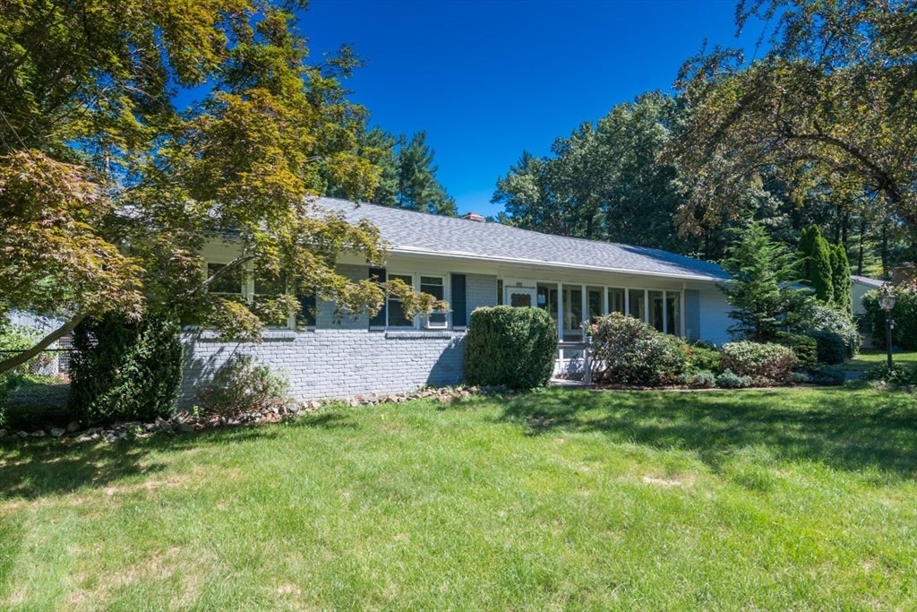 Photo of 297 Falley Dr, Westfield, MA