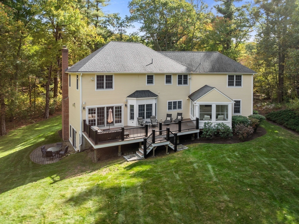124 Glezen Ln