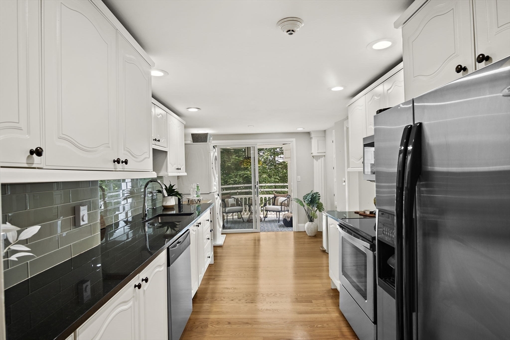1401 Great Pond Road 8