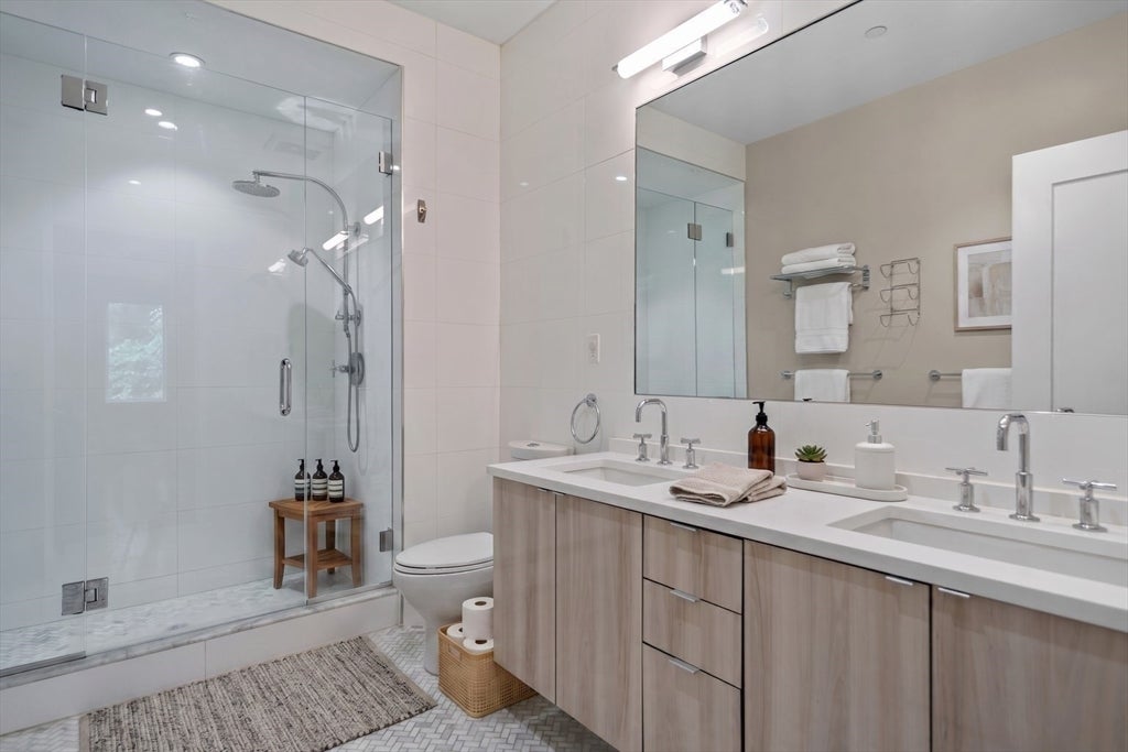 2 W Sixth ST #102, Boston, MA, 2 W Sixth ST #102, Boston, MA Photo #8