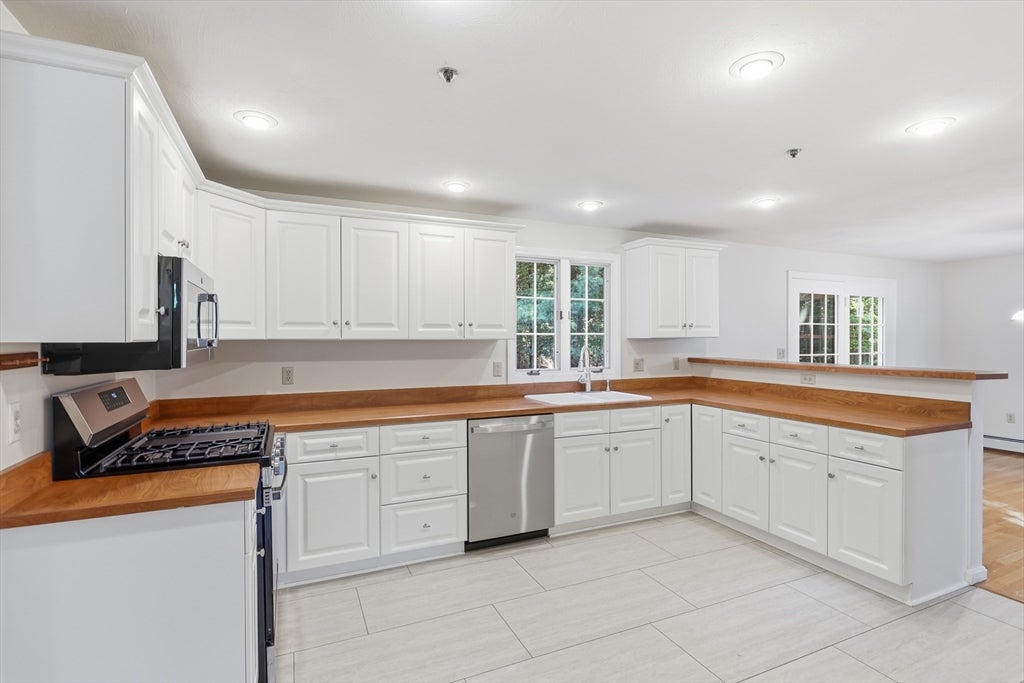 59 Crystal Ct #59, Haverhill, MA, 59 Crystal Ct #59, Haverhill, MA Photo #15