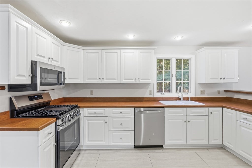 59 Crystal Ct #59, Haverhill, MA, 59 Crystal Ct #59, Haverhill, MA Photo #14