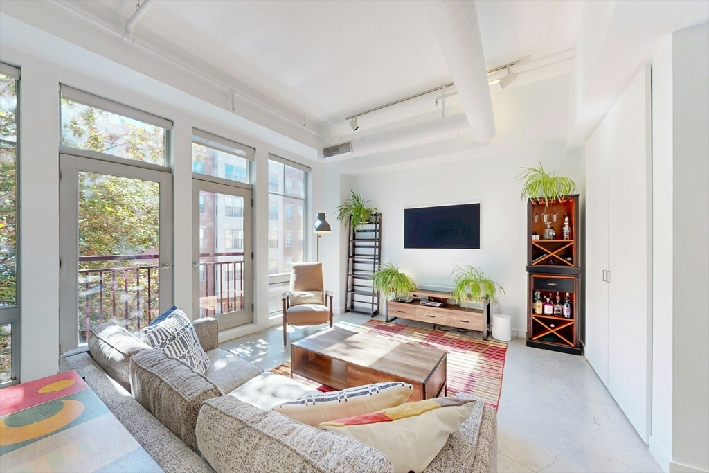 139 E. Berkeley 302