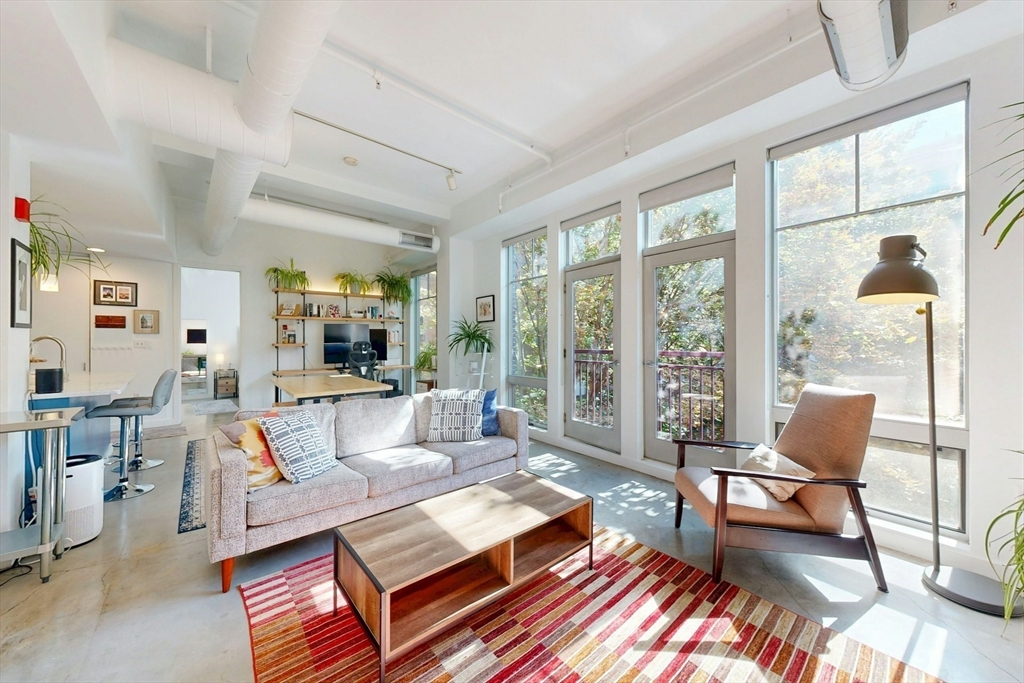 139 E. Berkeley 302