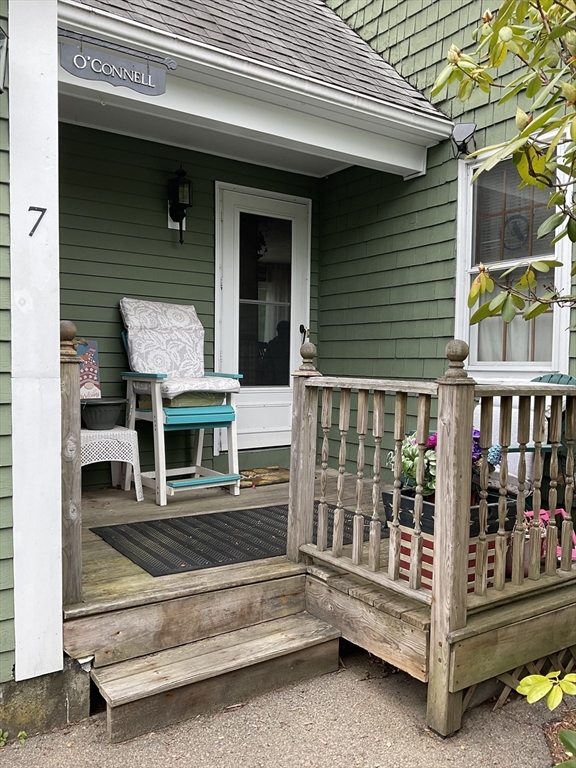 7 Bisbee Dr