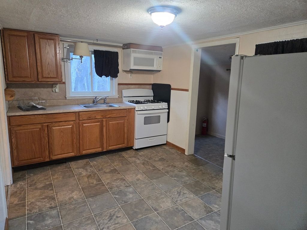 Photo of 59 Edgehill Rd #2, Taunton, MA 02780 (MLS # 73463927)