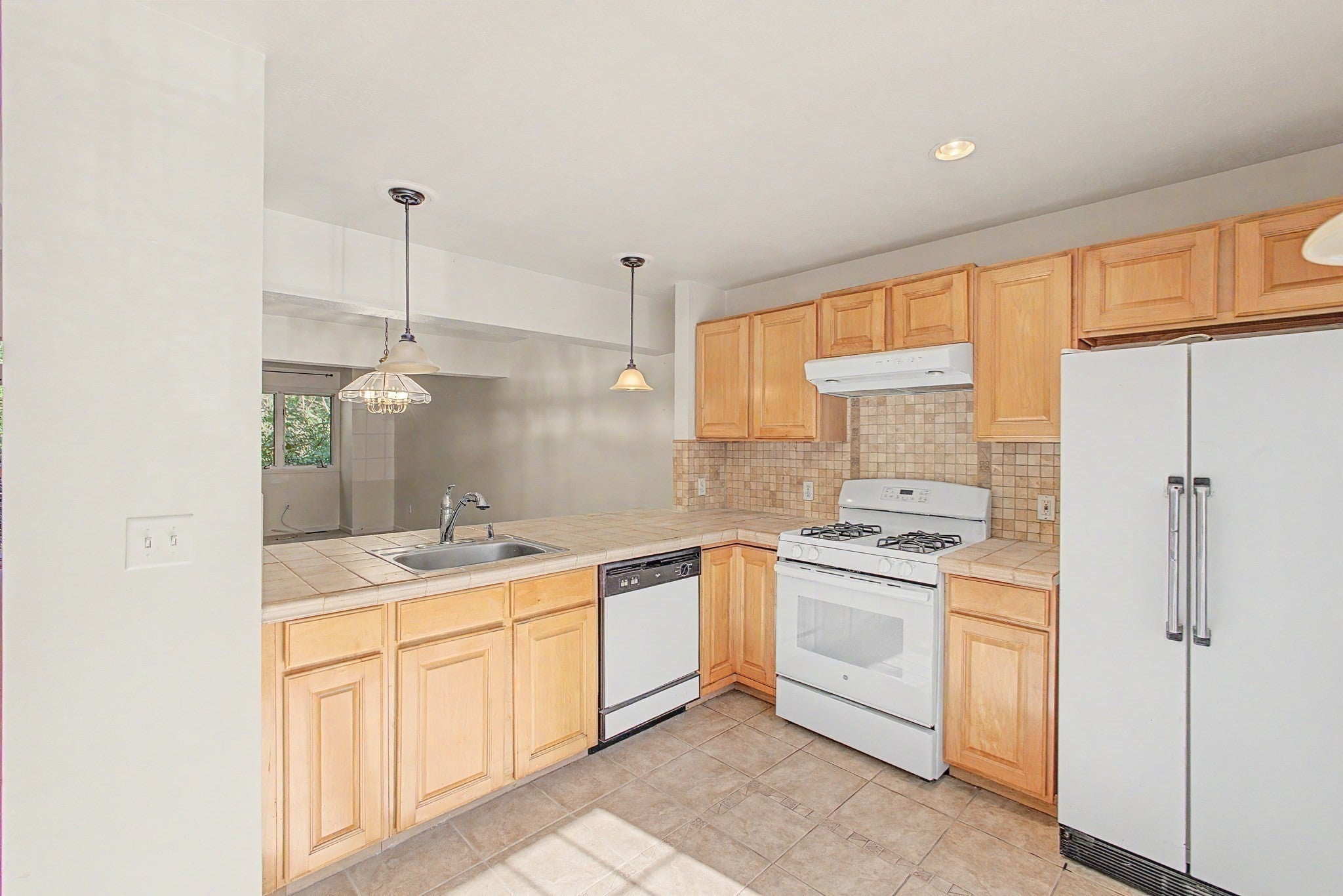 6 Lilac Ct #6, Hopkinton, MA Photo #4