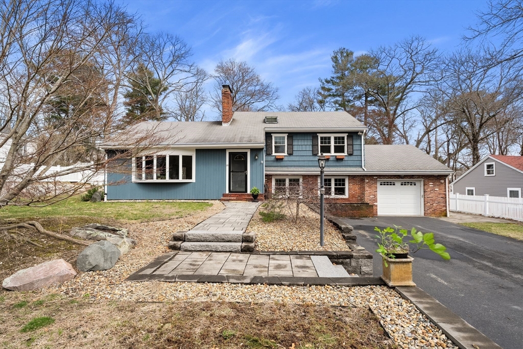 25 Lakeview Ave