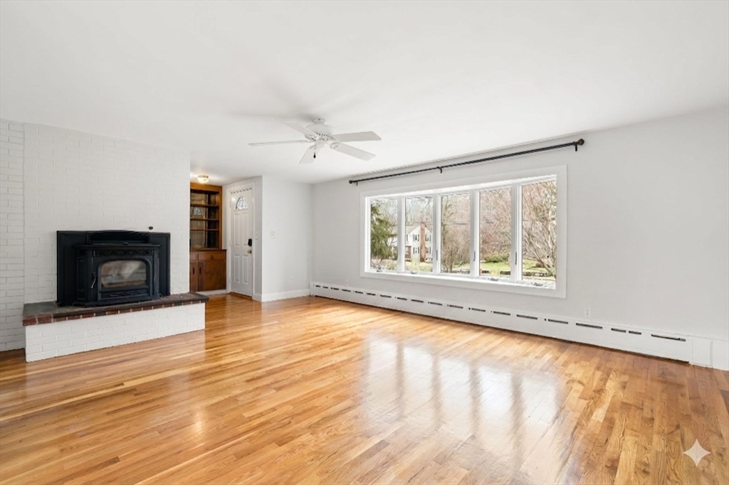 25 Lakeview Ave