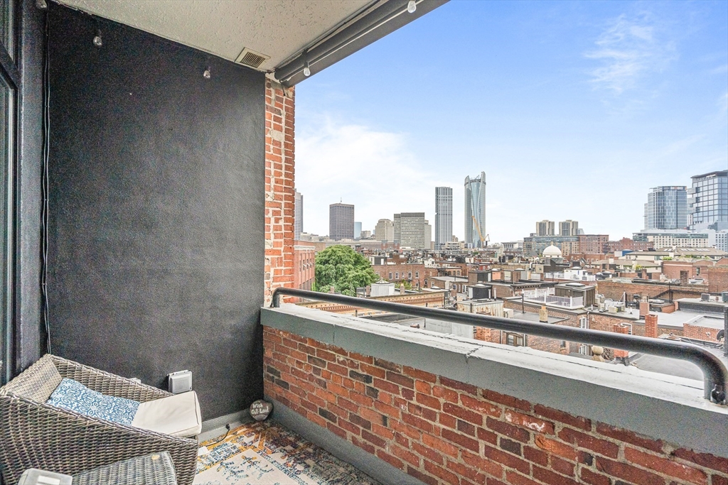 300 Commercial St 709