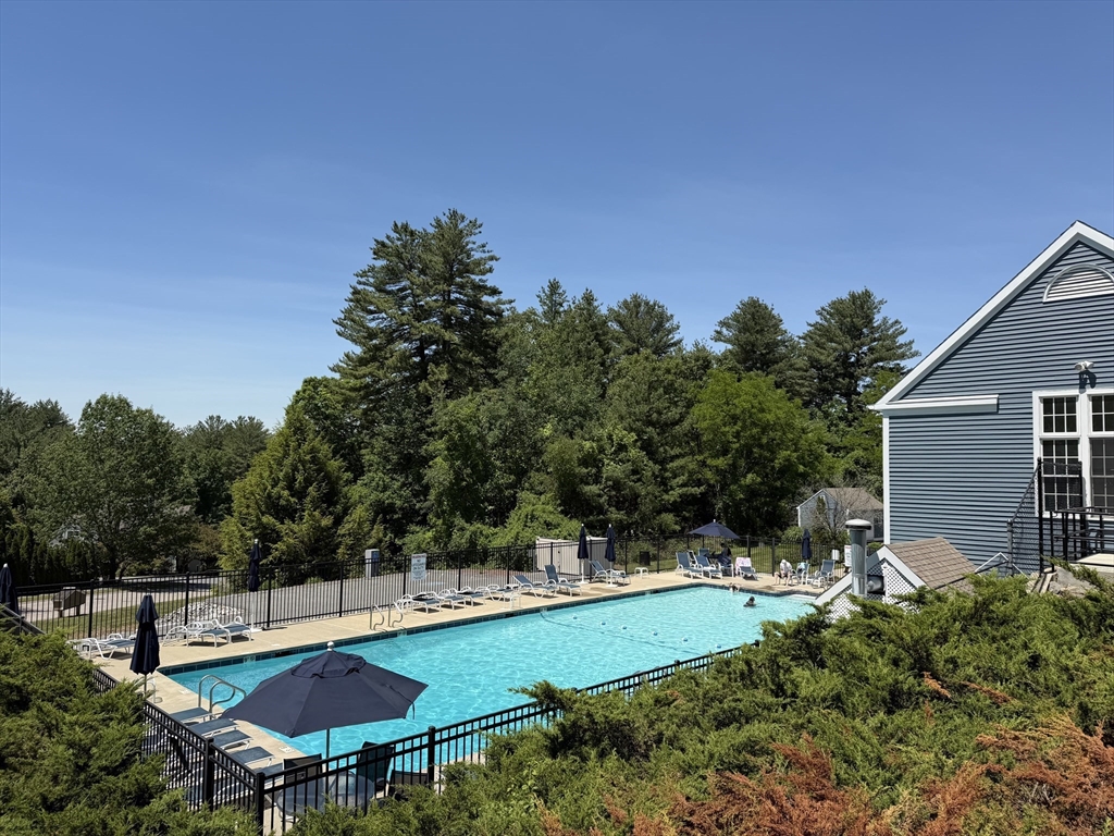 11 Longmeadow Way