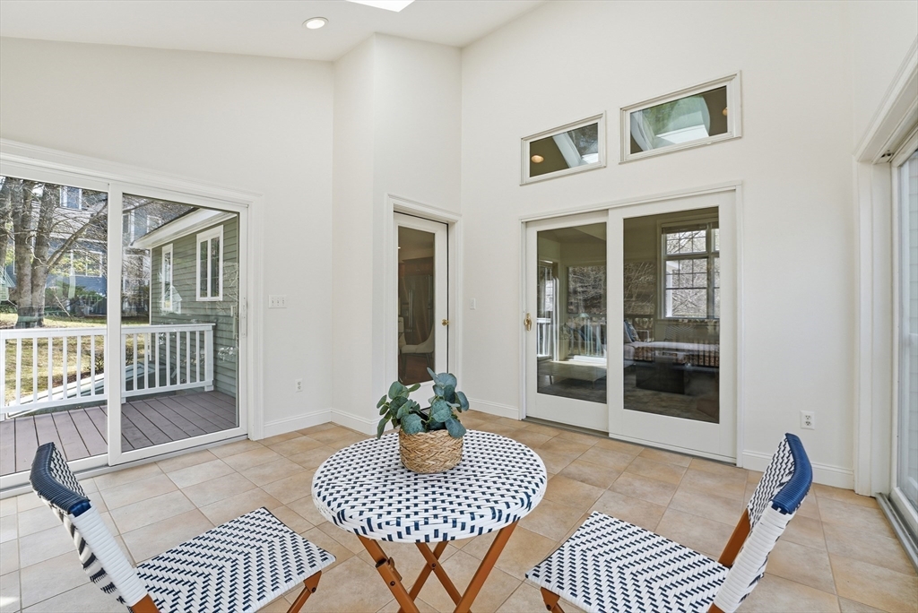 11 Longmeadow Way