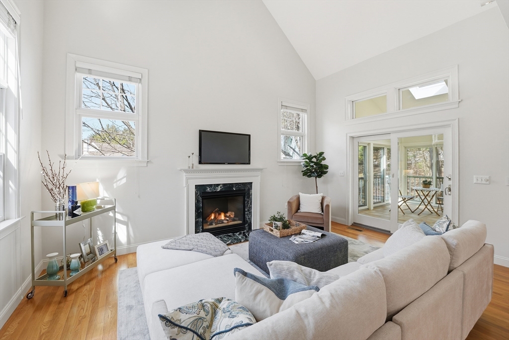 11 Longmeadow Way