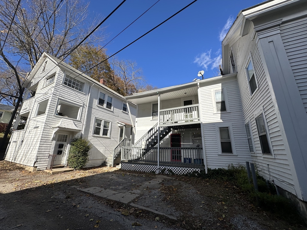 128 & 128 1/2 Elm St