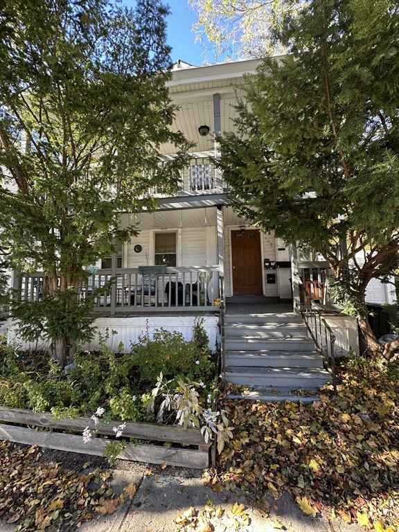 128 & 128 1/2 Elm St