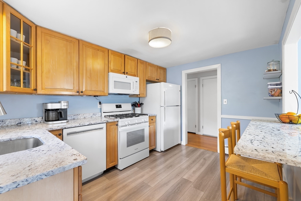 Boston, Massachusetts 02131, United States, 2 Bedrooms Bedrooms, ,1 BathroomBathrooms,Residential,Active,177588