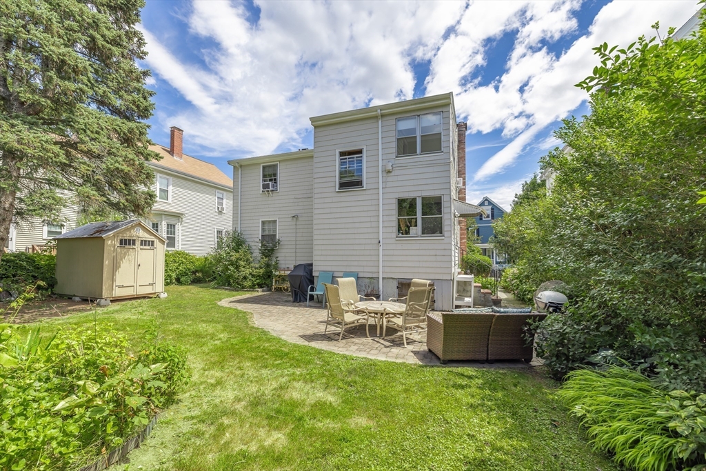 Boston, Massachusetts 02131, United States, 2 Bedrooms Bedrooms, ,1 BathroomBathrooms,Residential,Active,177588