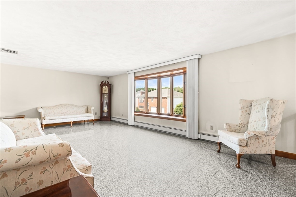 12 Landers Rd