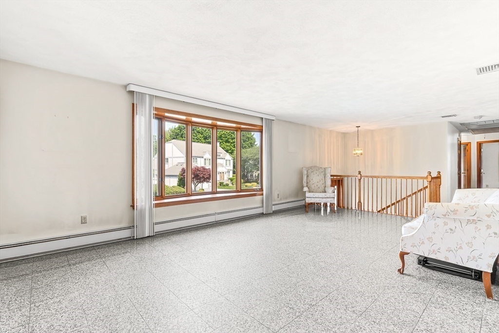 12 Landers Rd