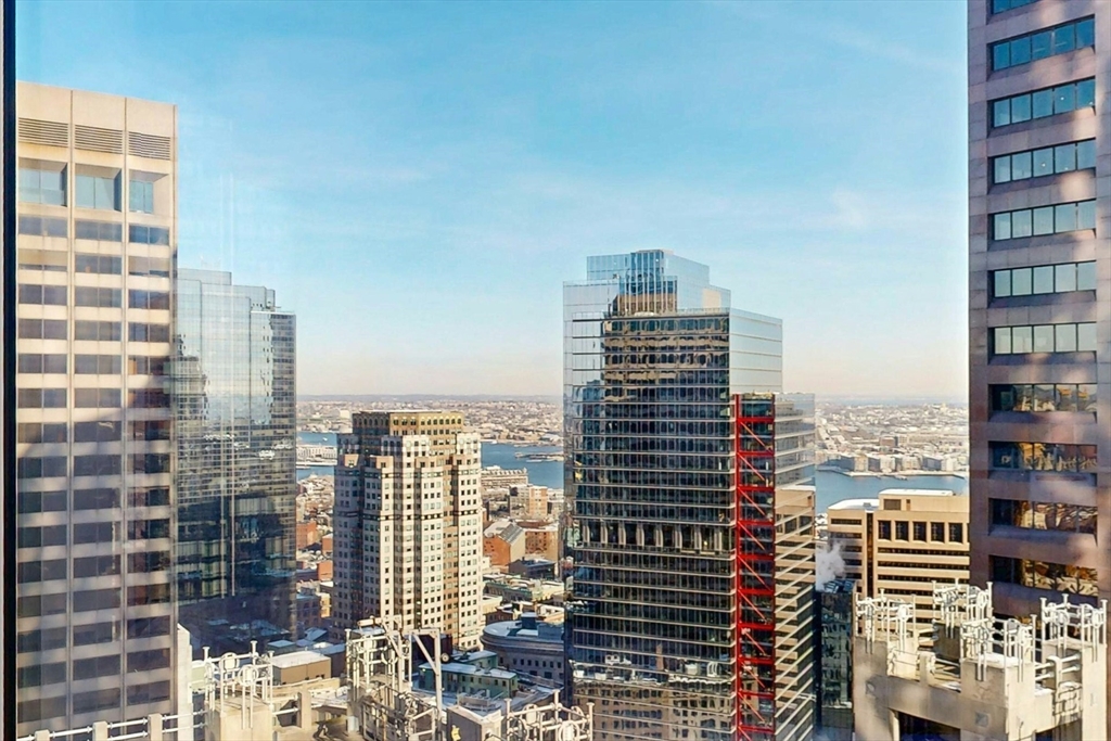 240 Devonshire St U3912