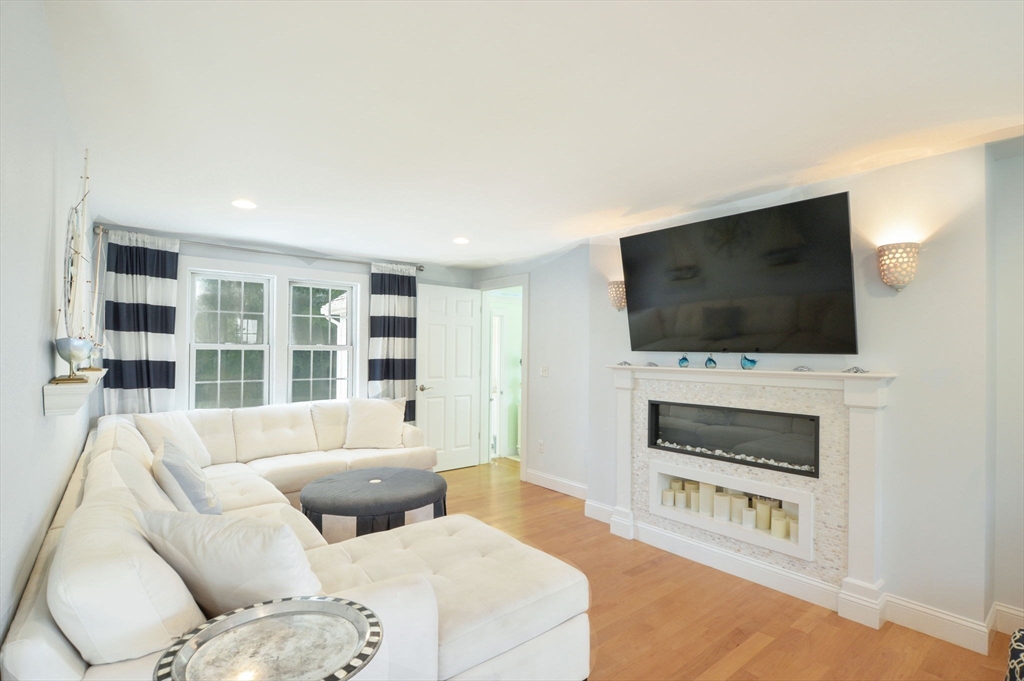 Barnstable, Massachusetts 02655, United States, 3 Bedrooms Bedrooms, ,3 BathroomsBathrooms,Residential,Active,153148