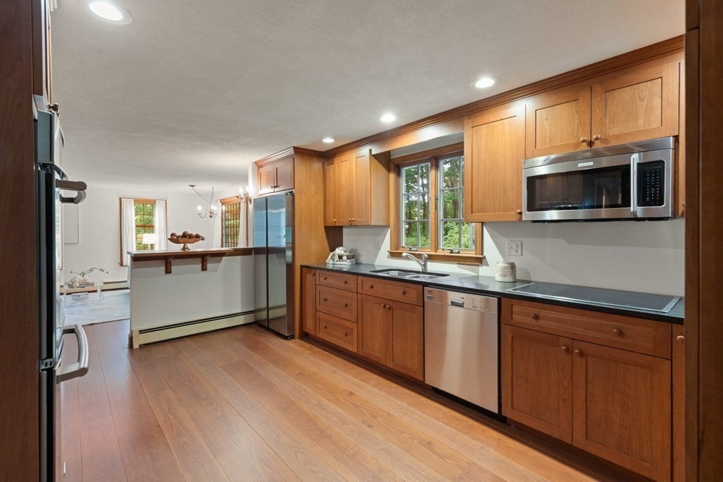 480 Essex St, Lynnfield, MA, 480 Essex St, Lynnfield, MA Photo #19