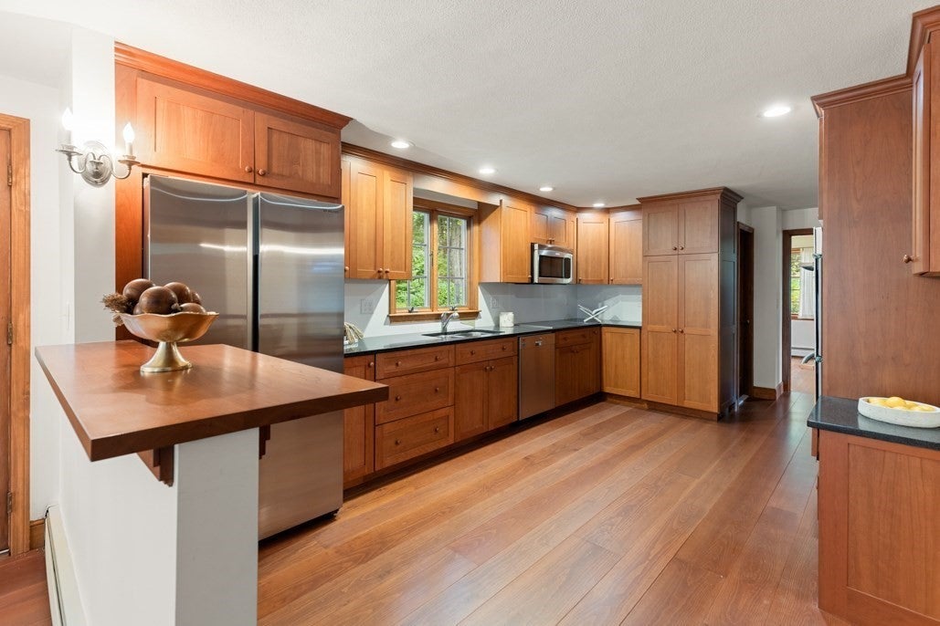 480 Essex St, Lynnfield, MA, 480 Essex St, Lynnfield, MA Photo #20