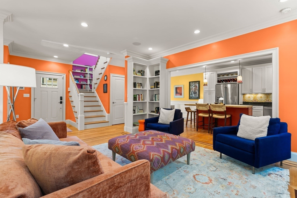 209 Chestnut Ave #2, Boston, MA Photo #5
