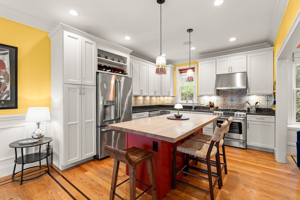 209 Chestnut Ave #2, Boston, MA Photo #7