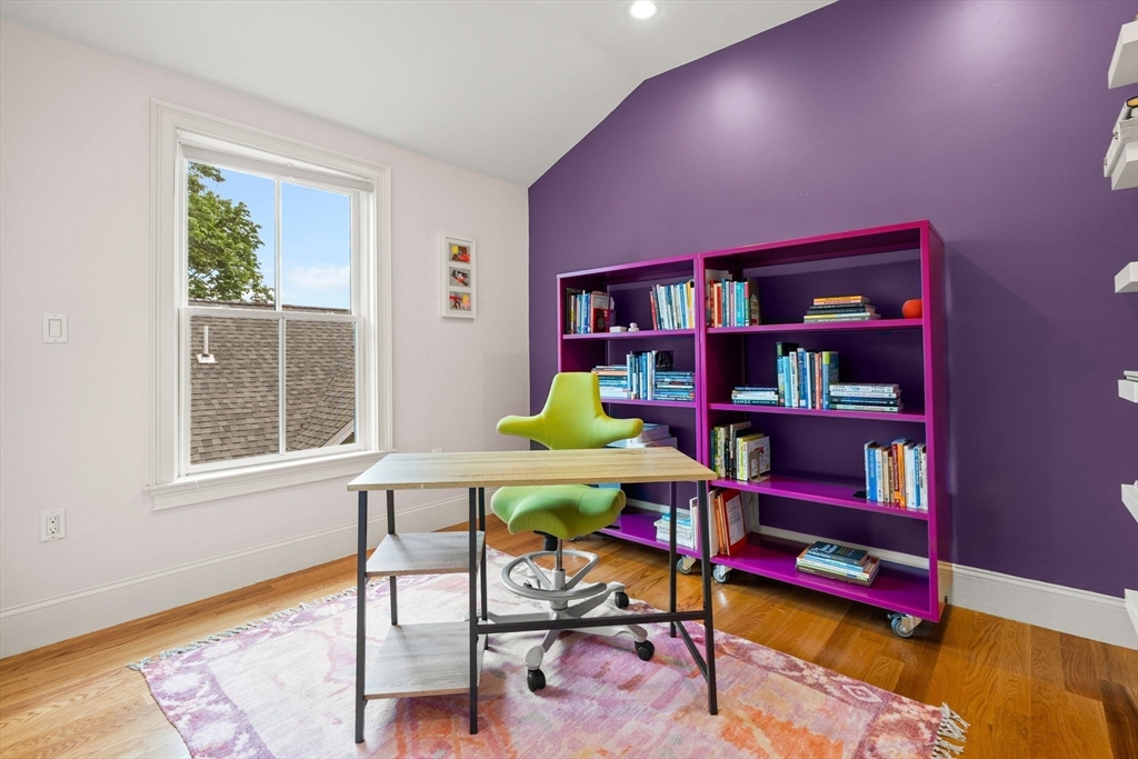 209 Chestnut Ave #2, Boston, MA Photo #25