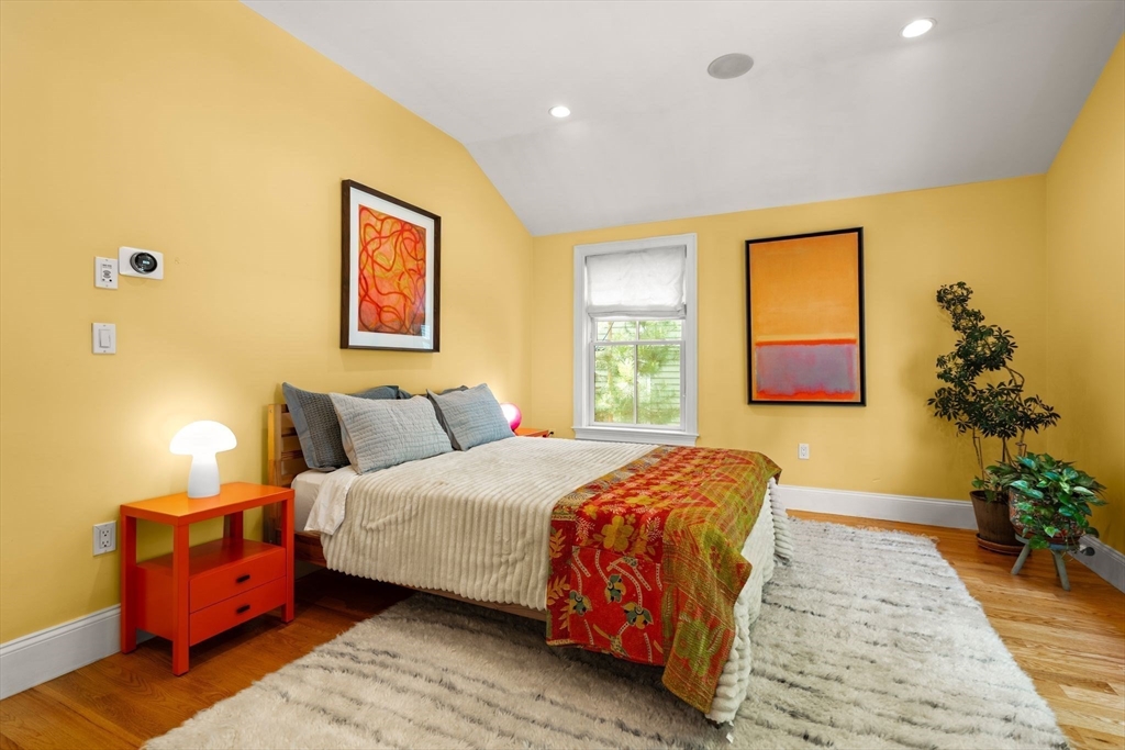 209 Chestnut Ave #2, Boston, MA Photo #19