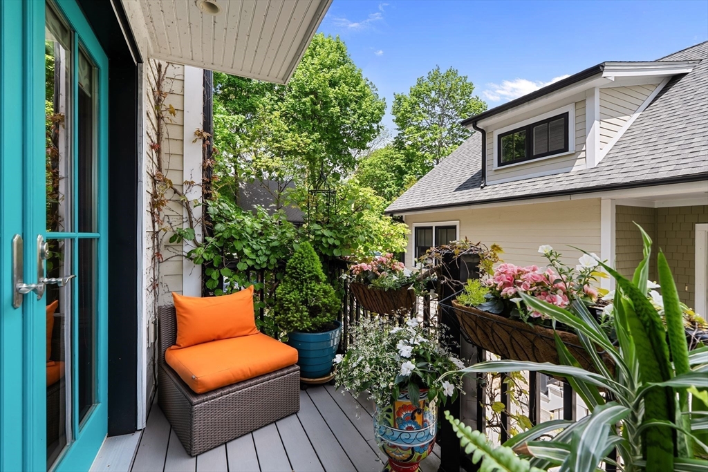 209 Chestnut Ave #2, Boston, MA Photo #13