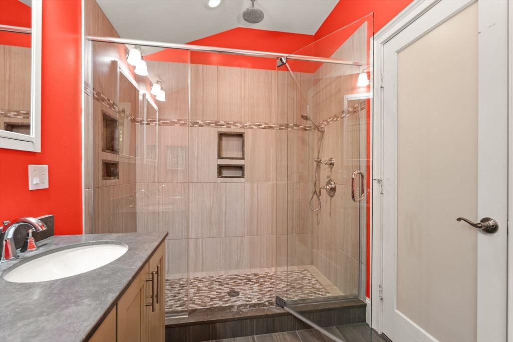 209 Chestnut Ave #2, Boston, MA Photo #22