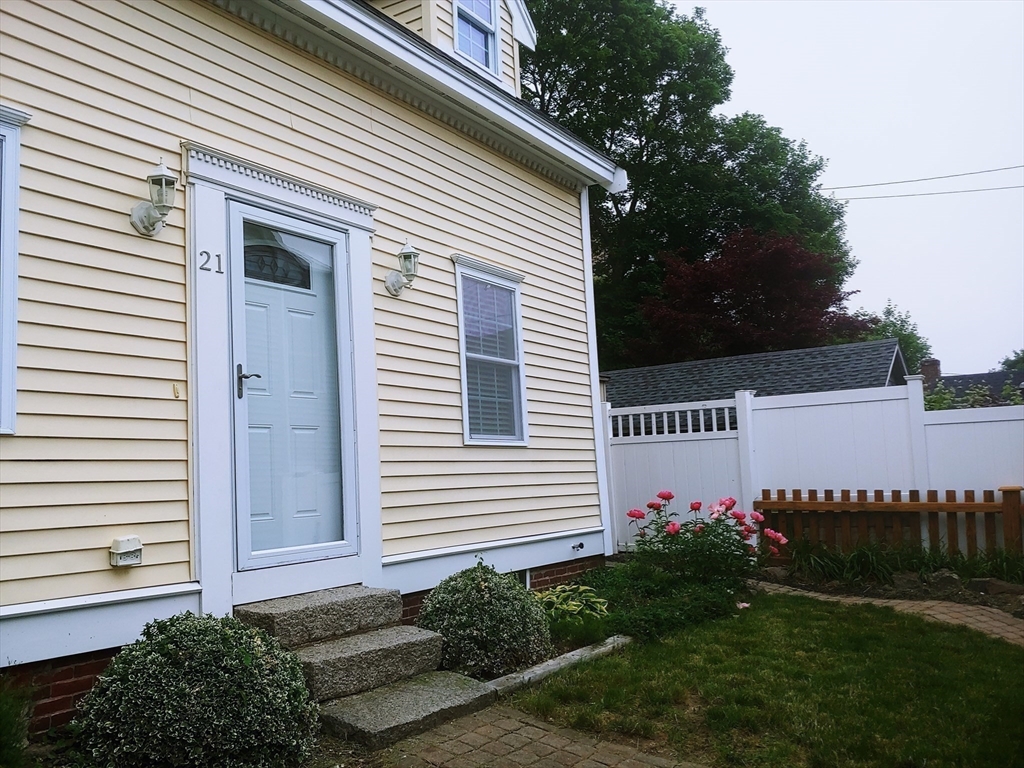 21 Beacon St